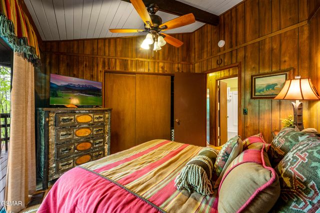 1923 E Arolla Court, Gatlinburg, TN 37738