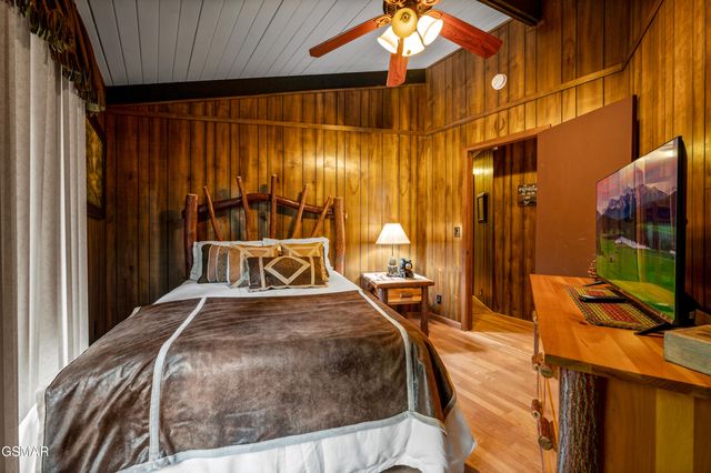 1923 E Arolla Court, Gatlinburg, TN 37738