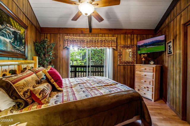 1923 E Arolla Court, Gatlinburg, TN 37738