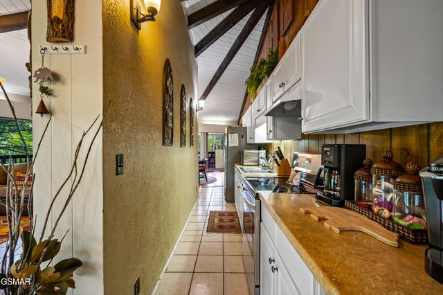 1923 E Arolla Court, Gatlinburg, TN 37738