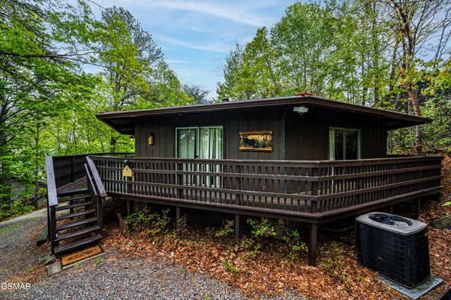 1923 E Arolla Court, Gatlinburg, TN 37738