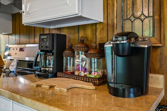 1923 E Arolla Court, Gatlinburg, TN 37738