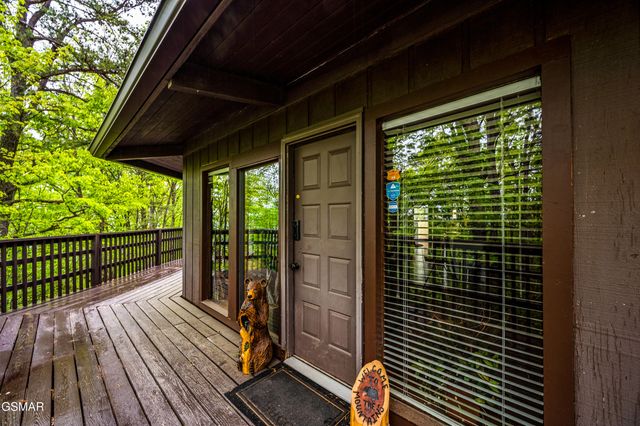 1923 E Arolla Court, Gatlinburg, TN 37738