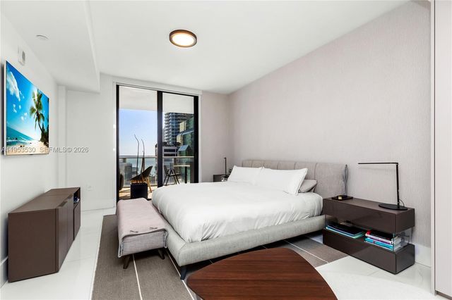 1010 Brickell Ave 1701, Miami, FL 33131