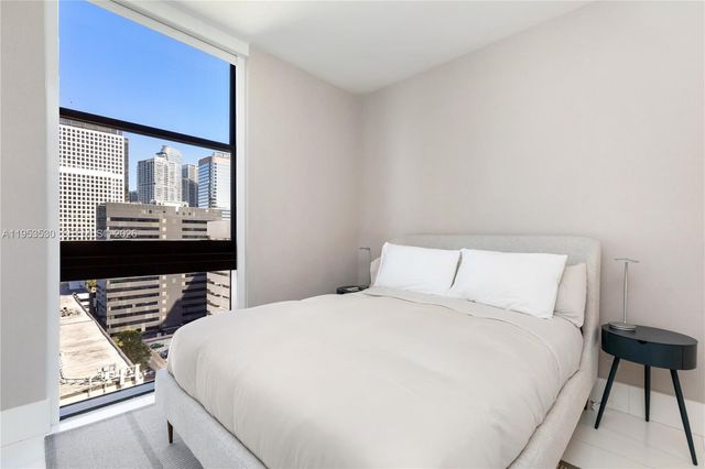 1010 Brickell Ave 1701, Miami, FL 33131