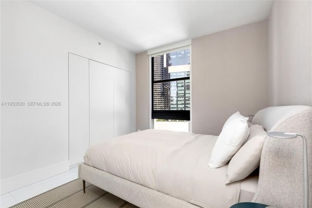 1010 Brickell Ave 1701, Miami, FL 33131