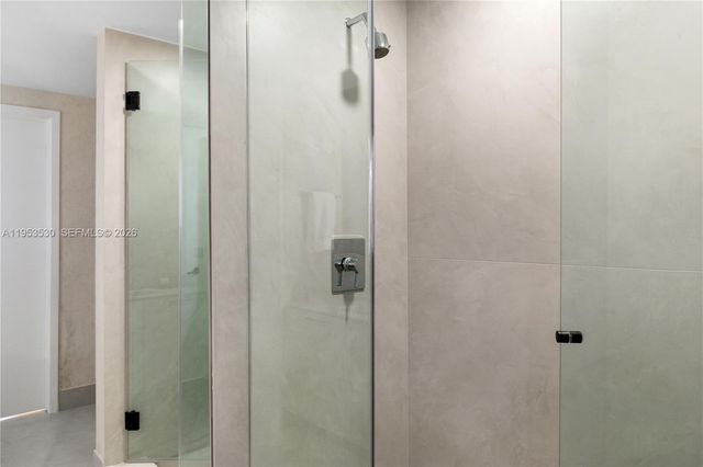 1010 Brickell Ave 1701, Miami, FL 33131