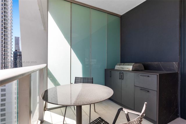 1010 Brickell Ave 1701, Miami, FL 33131