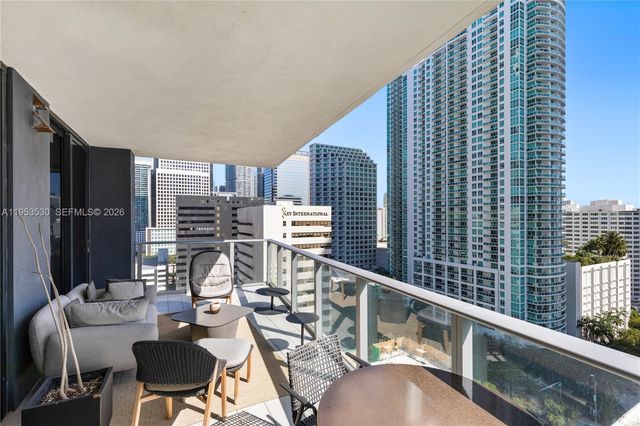 1010 Brickell Ave 1701, Miami, FL 33131