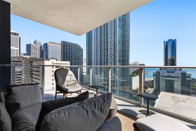 1010 Brickell Ave 1701, Miami, FL 33131