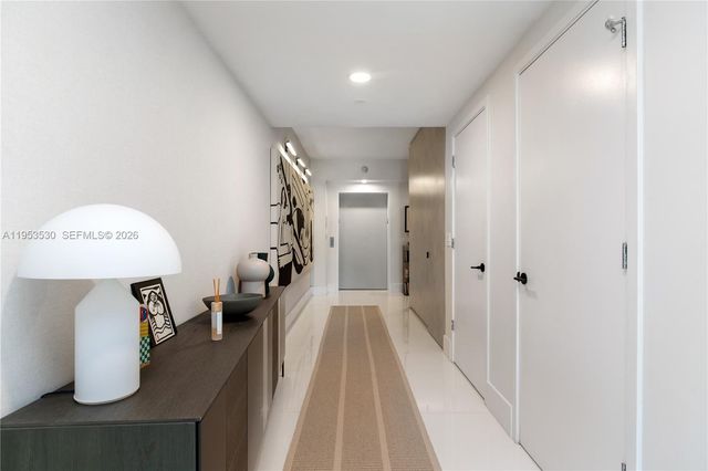 1010 Brickell Ave 1701, Miami, FL 33131