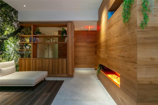 1010 Brickell Ave 1701, Miami, FL 33131