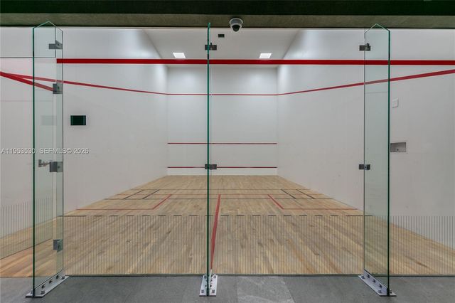 1010 Brickell Ave 1701, Miami, FL 33131