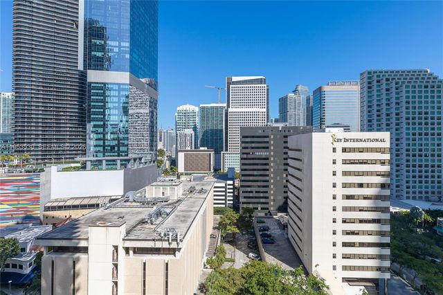 1010 Brickell Ave 1701, Miami, FL 33131