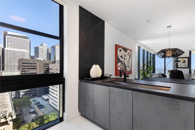 1010 Brickell Ave 1701, Miami, FL 33131