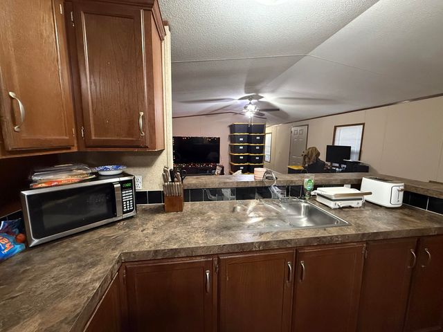 140 Pin Oak, Morehead, KY 40351