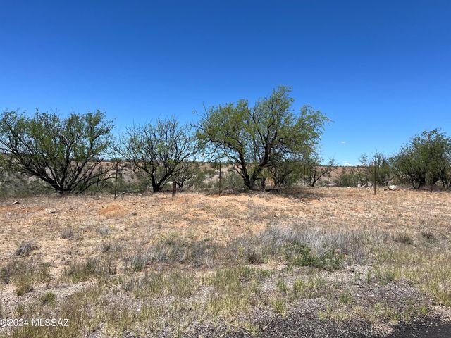 18 N River Road, Nogales, AZ 85621