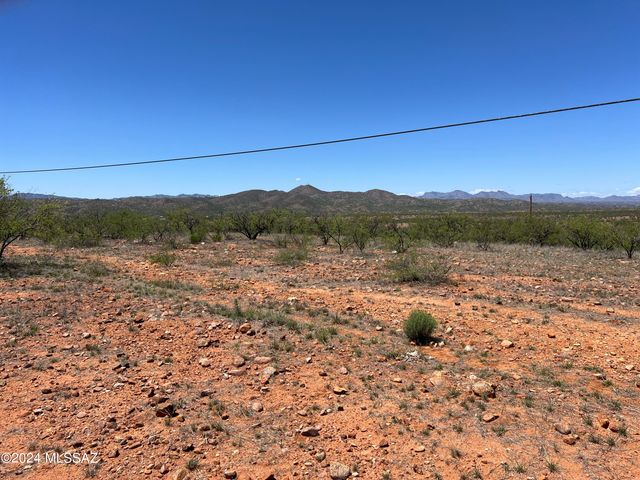 18 N River Road, Nogales, AZ 85621