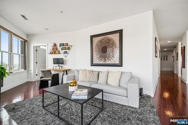 22 Ave At Port Imperial 302, West New York, NJ 07093