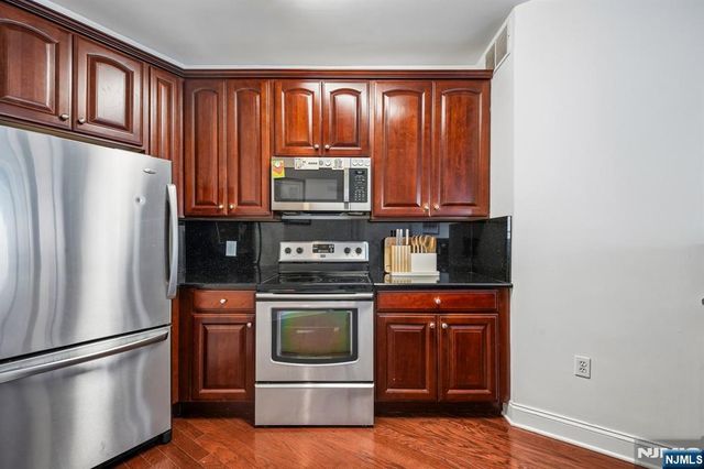 22 Ave At Port Imperial 302, West New York, NJ 07093