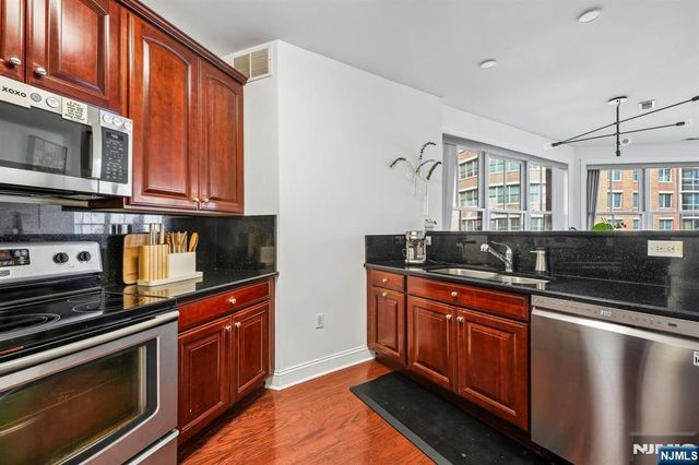 22 Ave At Port Imperial 302, West New York, NJ 07093