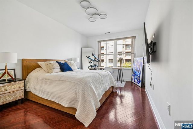 22 Ave At Port Imperial 302, West New York, NJ 07093