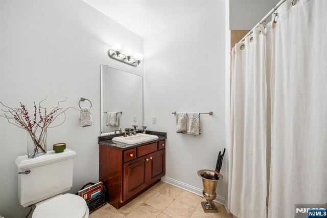 22 Ave At Port Imperial 302, West New York, NJ 07093