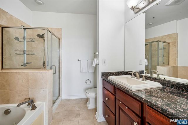 22 Ave At Port Imperial 302, West New York, NJ 07093