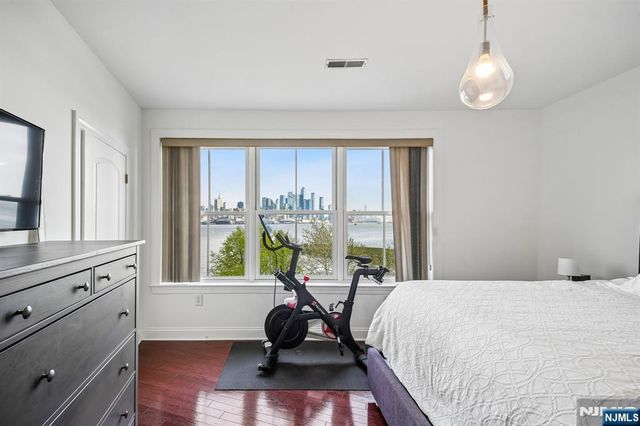 22 Ave At Port Imperial 302, West New York, NJ 07093