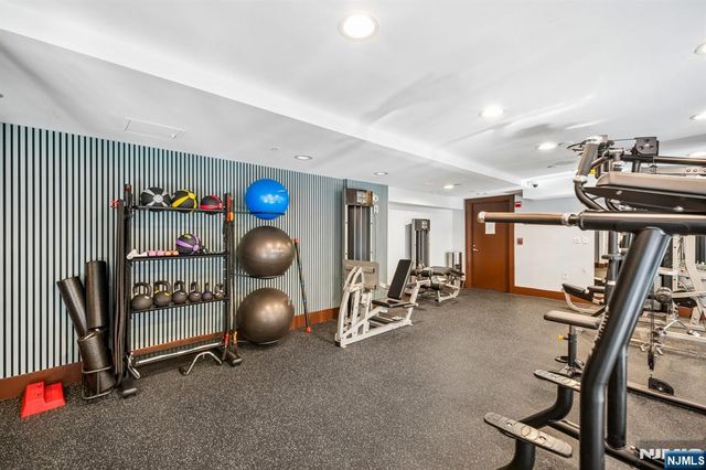 22 Ave At Port Imperial 302, West New York, NJ 07093