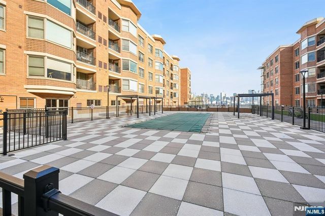 22 Ave At Port Imperial 302, West New York, NJ 07093