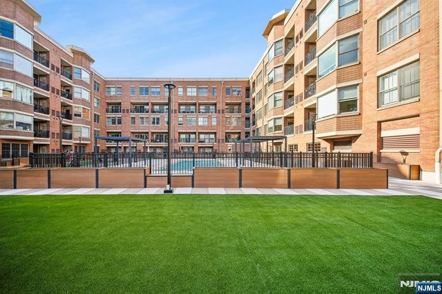 22 Ave At Port Imperial 302, West New York, NJ 07093