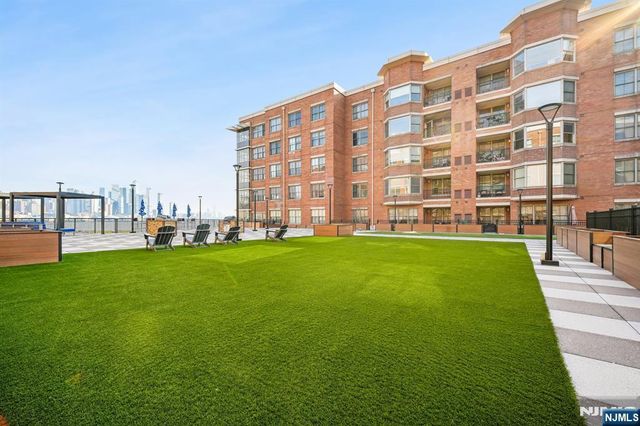 22 Ave At Port Imperial 302, West New York, NJ 07093