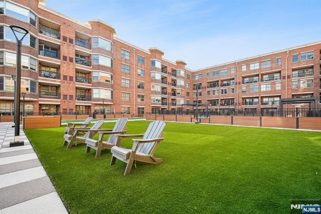 22 Ave At Port Imperial 302, West New York, NJ 07093