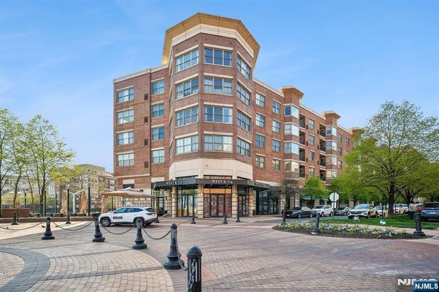 22 Ave At Port Imperial 302, West New York, NJ 07093