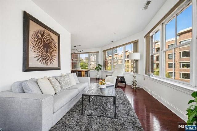 22 Ave At Port Imperial 302, West New York, NJ 07093