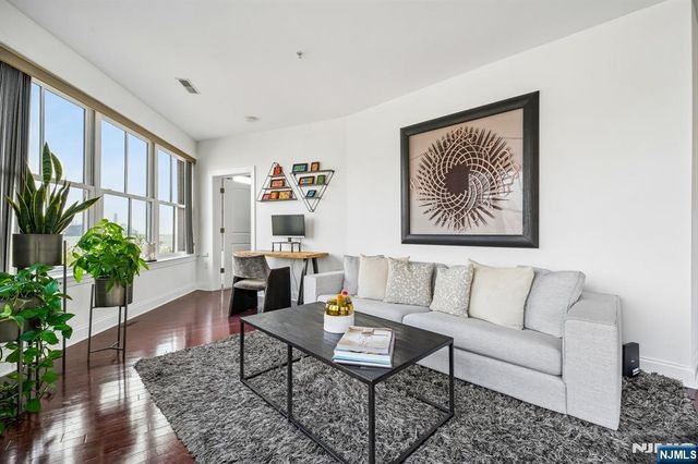 22 Ave At Port Imperial 302, West New York, NJ 07093