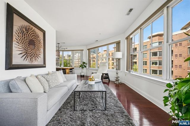 22 Ave At Port Imperial 302, West New York, NJ 07093