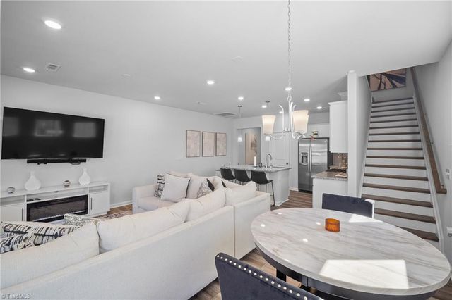 818 Falls Grove Trail, High Point, NC 27265