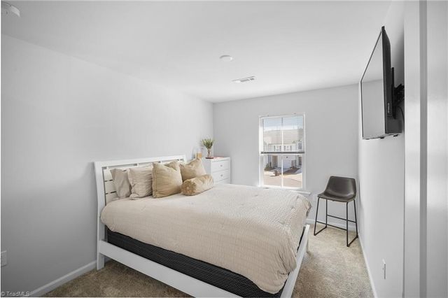 818 Falls Grove Trail, High Point, NC 27265