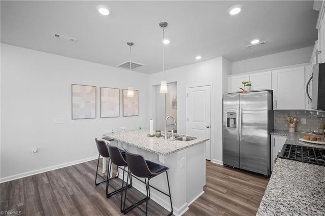 818 Falls Grove Trail, High Point, NC 27265