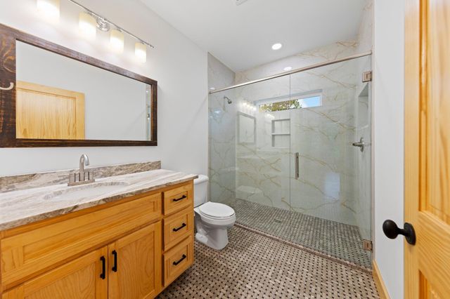 8536 Kingsley Place, Navarre, FL 32566