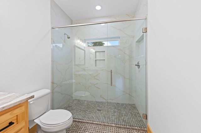 8536 Kingsley Place, Navarre, FL 32566