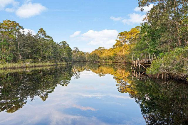 8536 Kingsley Place, Navarre, FL 32566