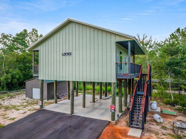8536 Kingsley Place, Navarre, FL 32566