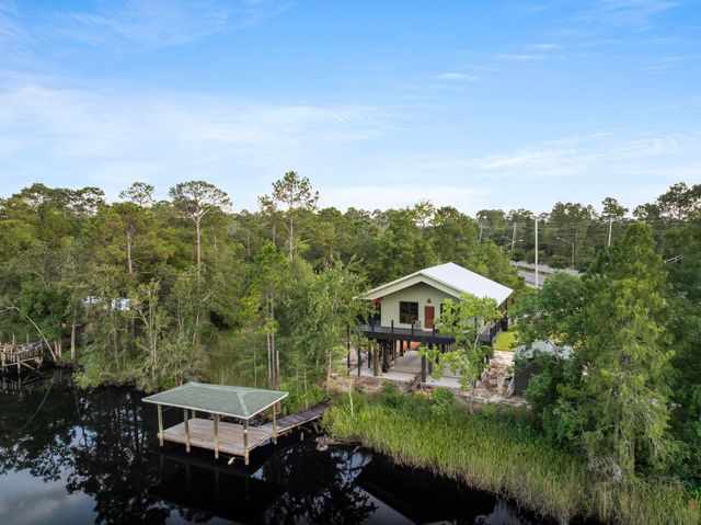 8536 Kingsley Place, Navarre, FL 32566