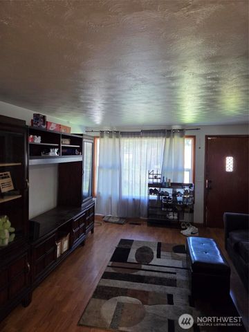 1638 119th St S, Tacoma, WA 98444