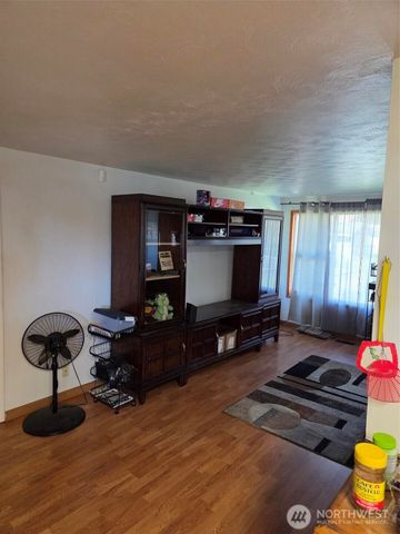 1638 119th St S, Tacoma, WA 98444