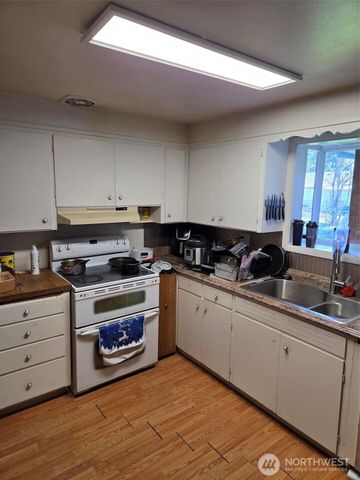 1638 119th St S, Tacoma, WA 98444