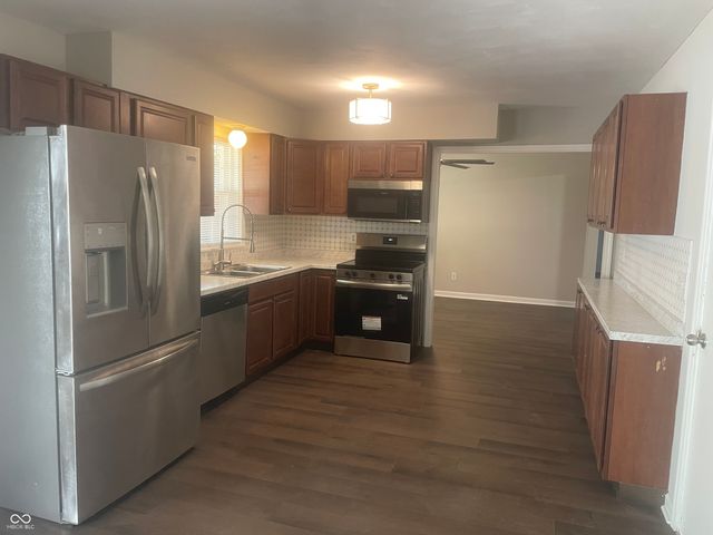 1416 Miami Court S, Plainfield, IN 46168